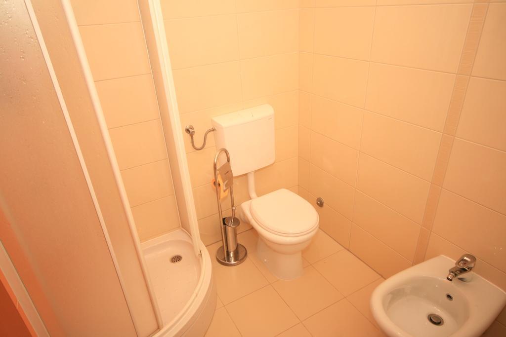 Ruzmarinka 4* Apartment บัชกา ภายนอก รูปภาพ