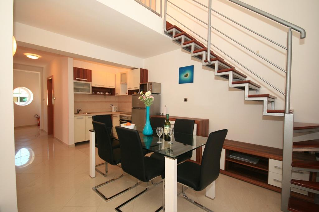 Ruzmarinka 4* Apartment บัชกา ภายนอก รูปภาพ