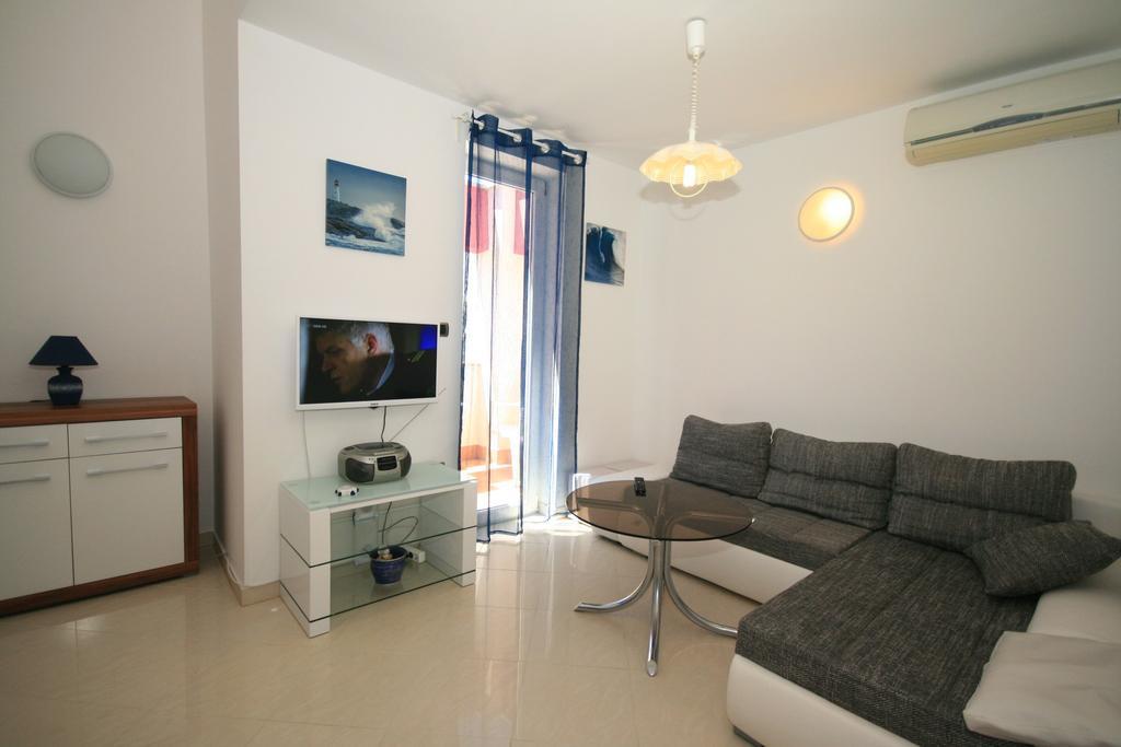 Ruzmarinka 4* Apartment บัชกา ภายนอก รูปภาพ
