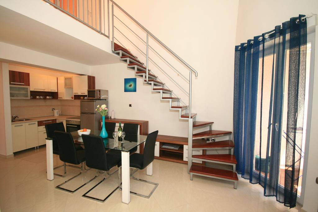 Ruzmarinka 4* Apartment บัชกา ภายนอก รูปภาพ