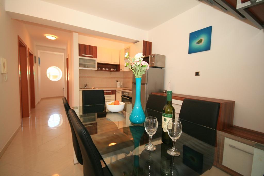 Ruzmarinka 4* Apartment บัชกา ภายนอก รูปภาพ