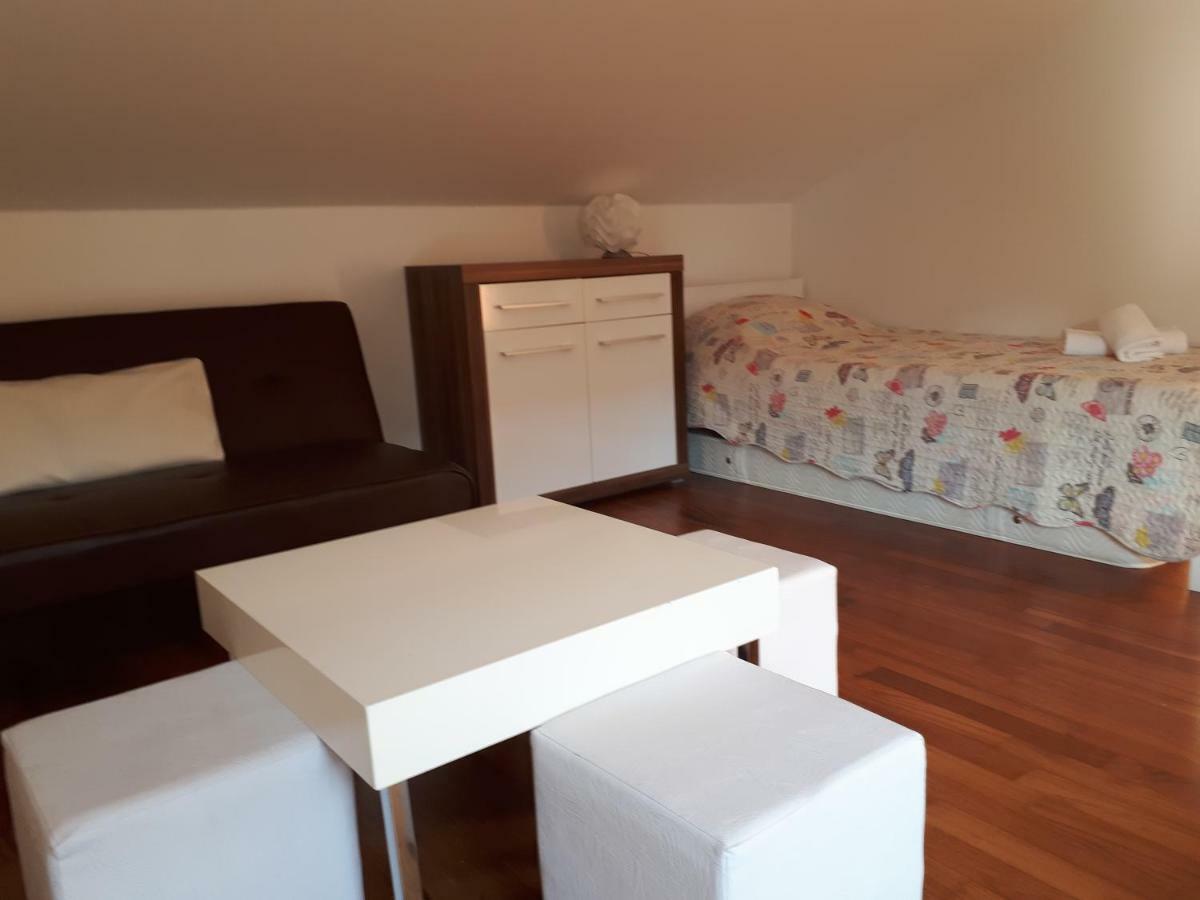 Ruzmarinka 4* Apartment บัชกา ภายนอก รูปภาพ