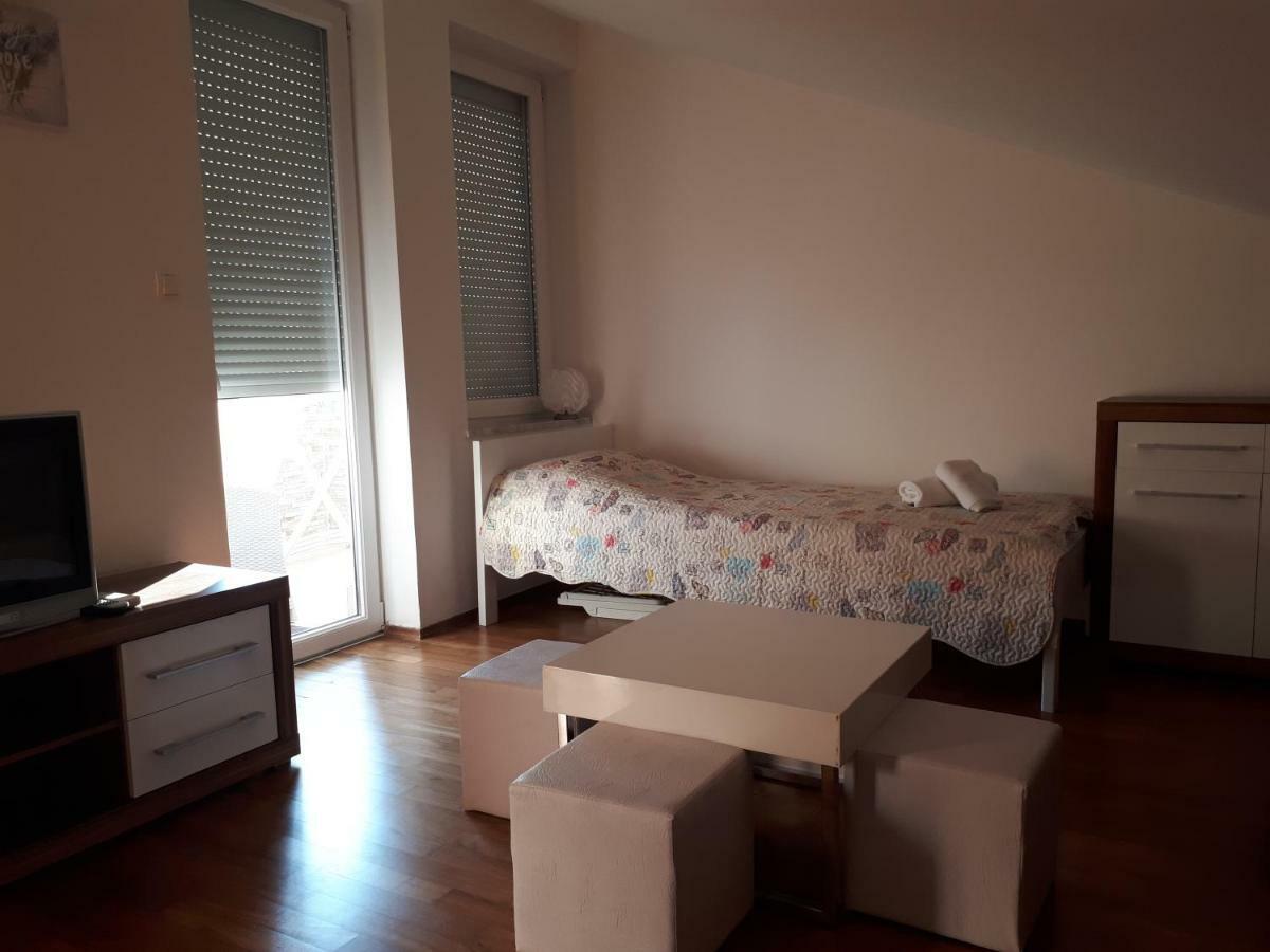 Ruzmarinka 4* Apartment บัชกา ภายนอก รูปภาพ