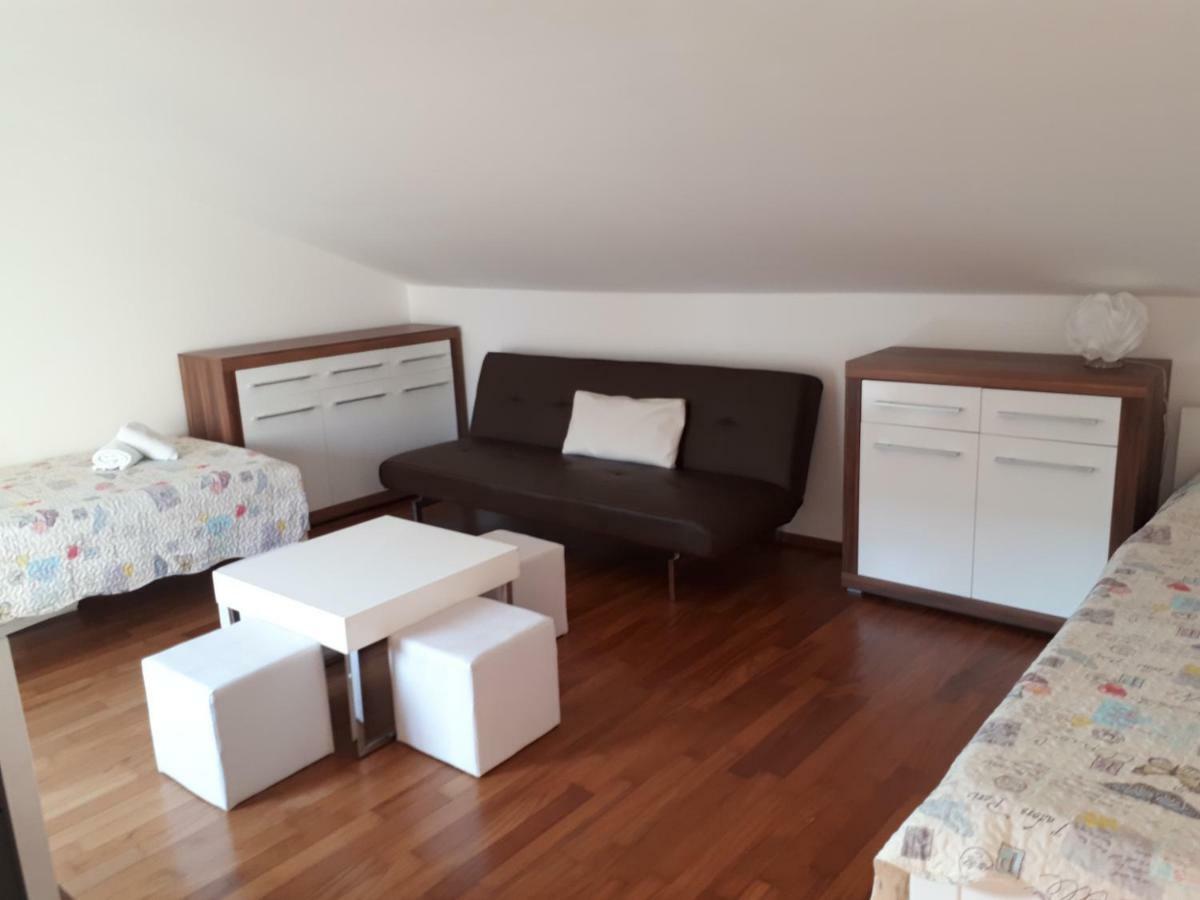Ruzmarinka 4* Apartment บัชกา ภายนอก รูปภาพ