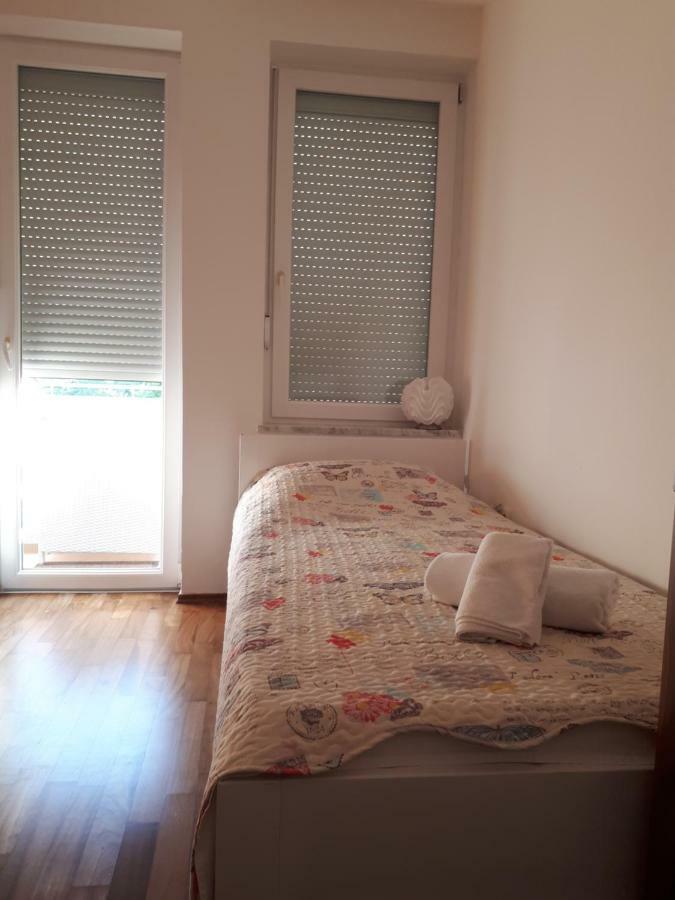 Ruzmarinka 4* Apartment บัชกา ภายนอก รูปภาพ
