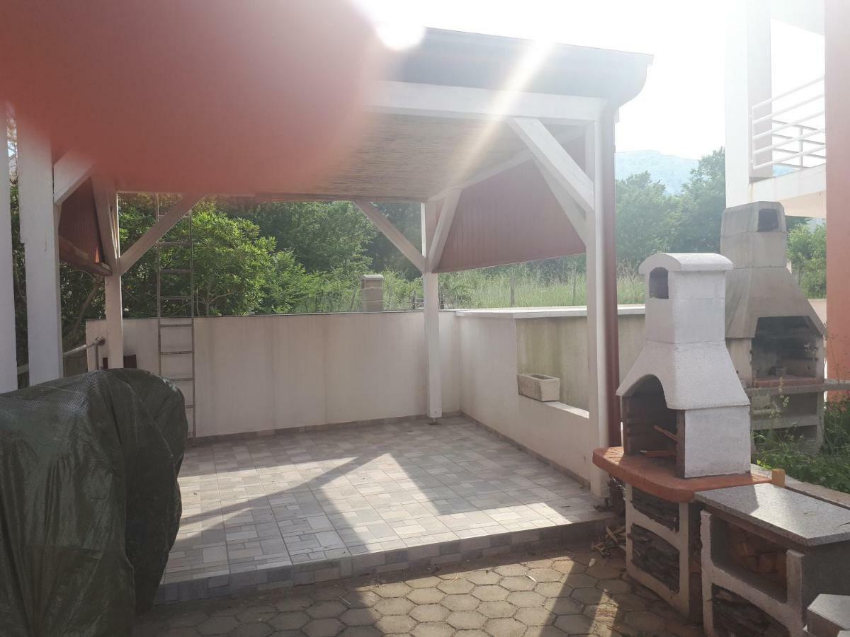 Ruzmarinka 4* Apartment บัชกา ภายนอก รูปภาพ